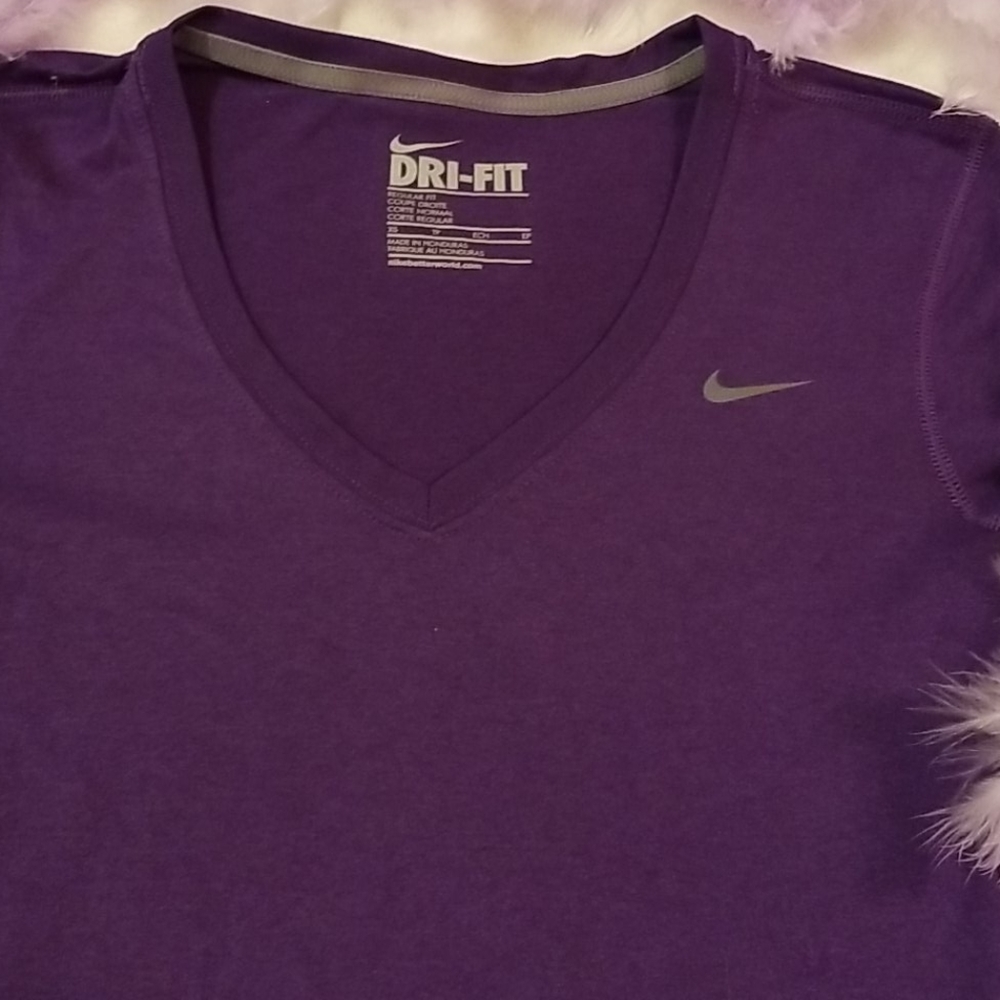 Women's Purple Nike Vneck Shirt Dri-fit Size XS - Picture 3 of 4